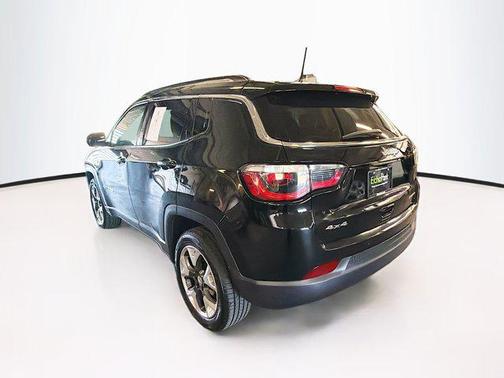 Diamond Black Crystal Pearlcoat 2018 Jeep Compass Limited