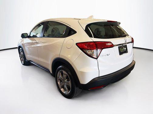 Platinum White Pearl 2020 Honda HR-V LX