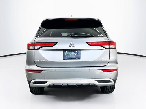 Graphite Gray 2024 Mitsubishi Outlander SE S-AWC