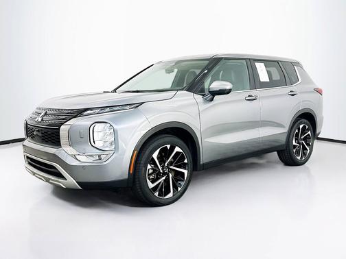 Graphite Gray 2024 Mitsubishi Outlander SE S-AWC