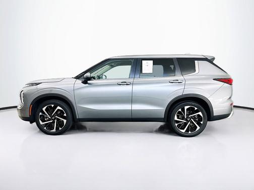 Graphite Gray 2024 Mitsubishi Outlander SE S-AWC
