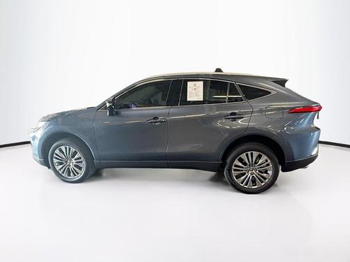 Coastal Gray Metallic 2024 Toyota Venza XLE