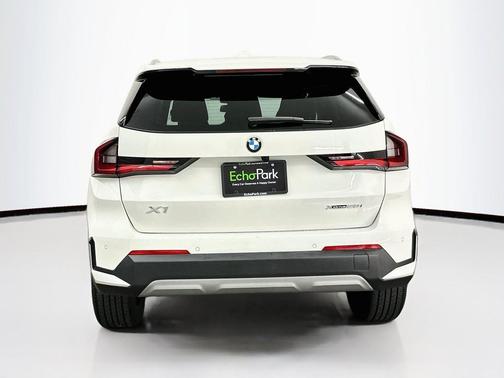 Alpine White 2023 BMW X1 xDrive28i