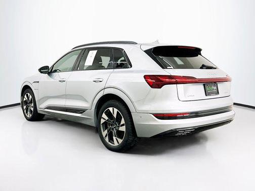 2022 Audi e-tron Premium