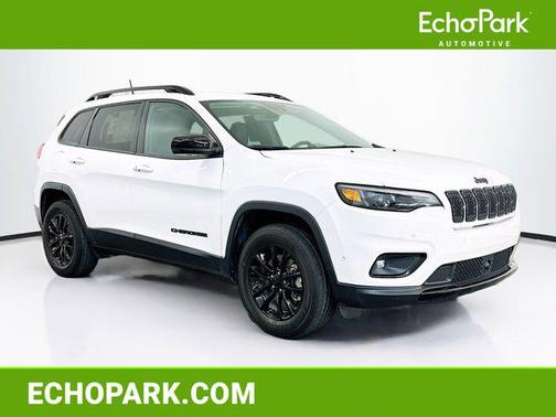 Bright White Clearcoat 2023 Jeep Cherokee Altitude