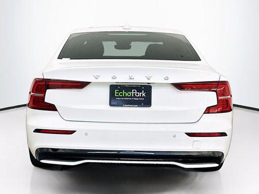 2024 Volvo S60 B5 Plus Dark Theme