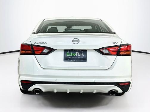 Pearl White Tricoat 2024 Nissan Altima 2.5 SV