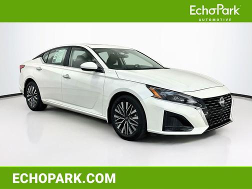 Pearl White Tricoat 2024 Nissan Altima 2.5 SV