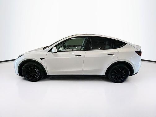 Pearl White Multi-Coat 2021 Tesla Model Y Long Range Dual Motor All-Wheel Drive