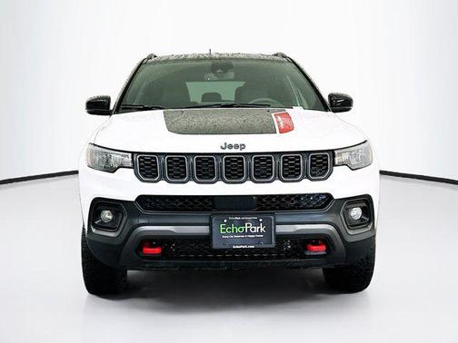Bright White Clearcoat 2025 Jeep Compass Trailhawk