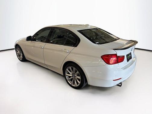 Alpine White 2015 BMW 320 i