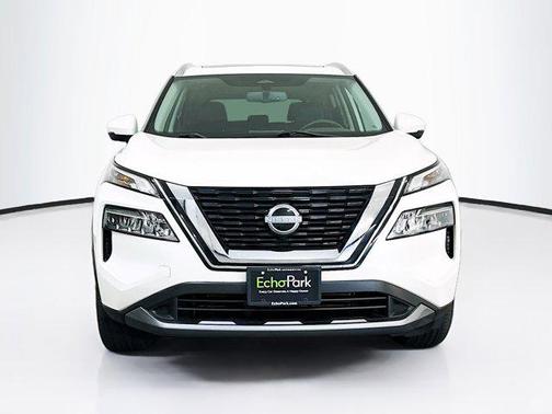 Pearl White Tricoat 2023 Nissan Rogue SL
