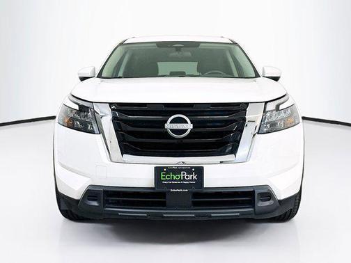 Glacier White 2025 Nissan Pathfinder SV 4WD