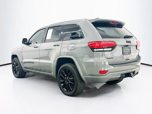 2022 Jeep Grand Cherokee Laredo
