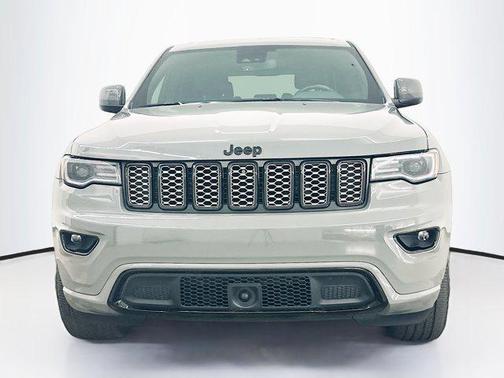 2022 Jeep Grand Cherokee Laredo