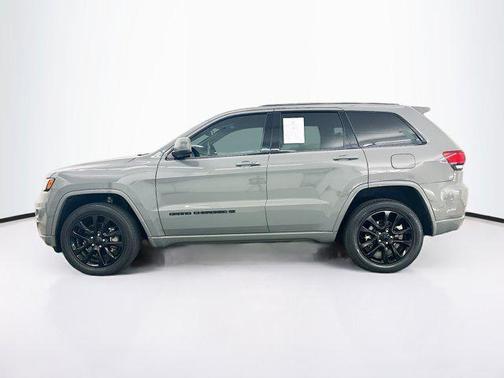 2022 Jeep Grand Cherokee Laredo