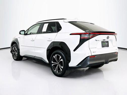 Wind Chill Pearl 2024 Toyota bZ4X XLE