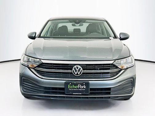 Deep Black Pearl 2024 Volkswagen Jetta 1.5T SE