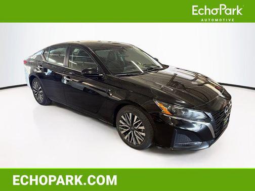 Super Black 2023 Nissan Altima 2.5 SV