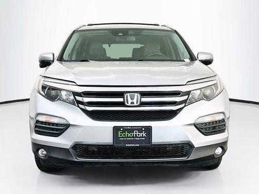 Lunar Silver Metallic 2017 Honda Pilot Touring