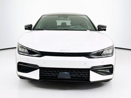 Snow White Pearl 2023 Kia EV6 GT-Line