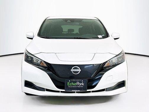 Glacier White 2023 Nissan Leaf S 40 kWh