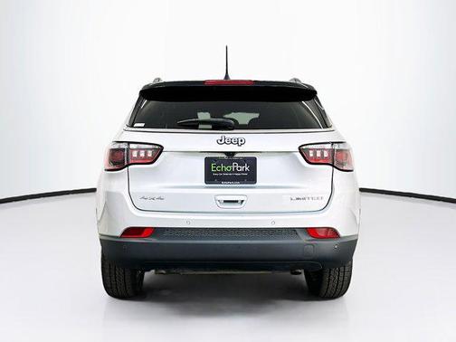 Silver Zynith Metallic Clearcoat 2025 Jeep Compass Limited