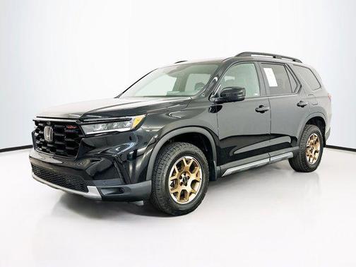 Crystal Black Pearl 2024 Honda Pilot TrailSport