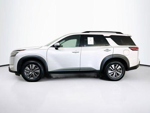 Brilliant Silver Metallic 2025 Nissan Pathfinder SV 4WD