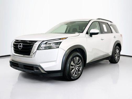 Brilliant Silver Metallic 2025 Nissan Pathfinder SV 4WD