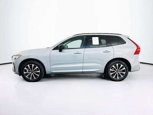 Vapour Grey Metallic 2025 Volvo XC60 B5 Core
