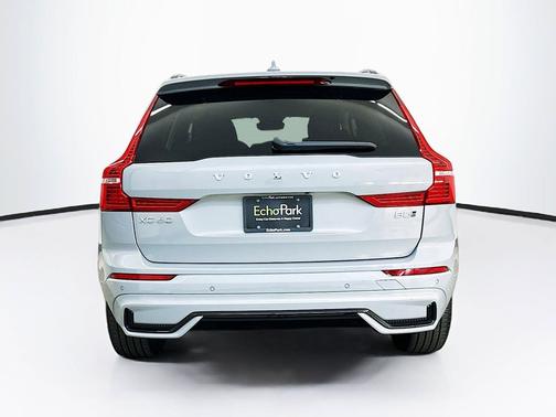 Vapour Grey Metallic 2025 Volvo XC60 B5 Core