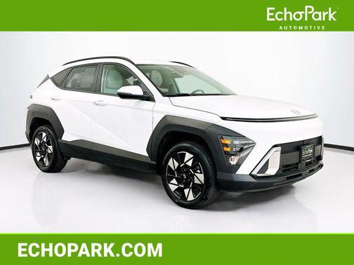 Atlas White 2025 Hyundai KONA SEL