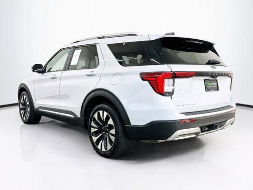 Space White Metallic 2025 Ford Explorer Platinum