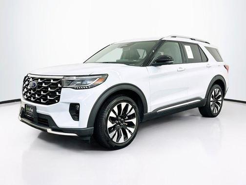 Space White Metallic 2025 Ford Explorer Platinum