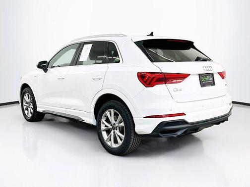 2024 Audi Q3 Premium 45 TFSI S line quattro Tiptronic