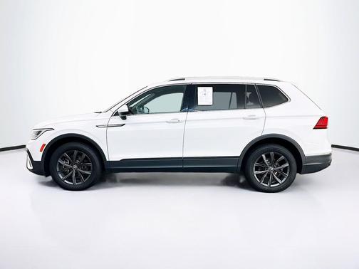 Oryx White Pearl 2022 Volkswagen Tiguan 2.0T SE 4MOTION