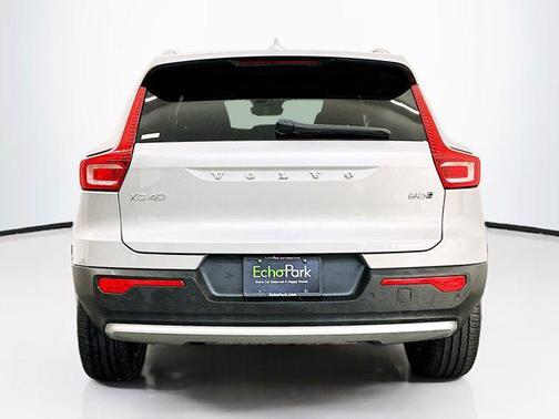 2024 Volvo XC40 B5 Core Bright Theme