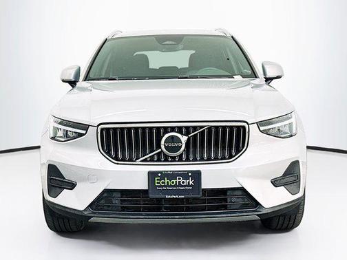 2024 Volvo XC40 B5 Core Bright Theme