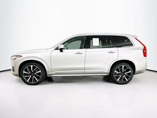 2021 Volvo XC90 T6 Momentum