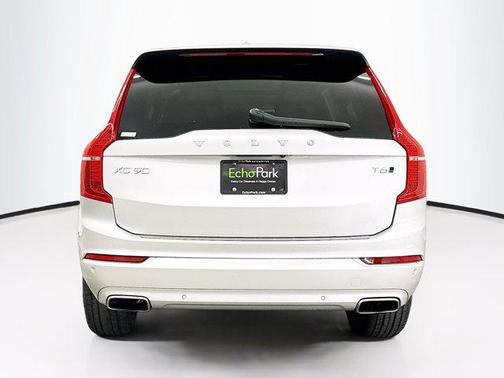 2021 Volvo XC90 T6 Momentum