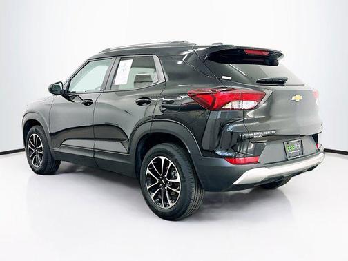 Mosaic Black Metallic 2025 Chevrolet Trailblazer LT