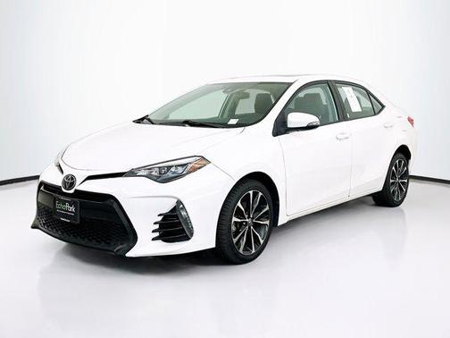 Super White 2018 Toyota Corolla SE