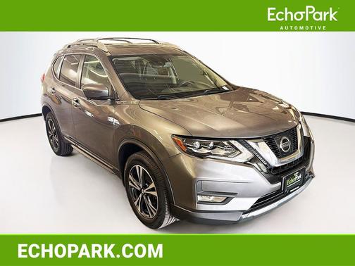 Gun Metallic 2017 Nissan Rogue SL