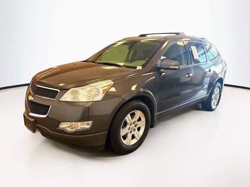 Cyber Gray Metallic 2012 Chevrolet Traverse LT