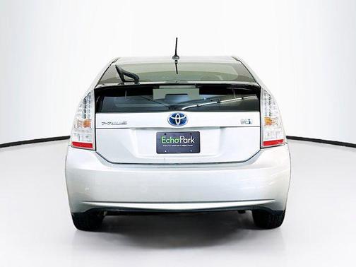 2010 Toyota Prius III