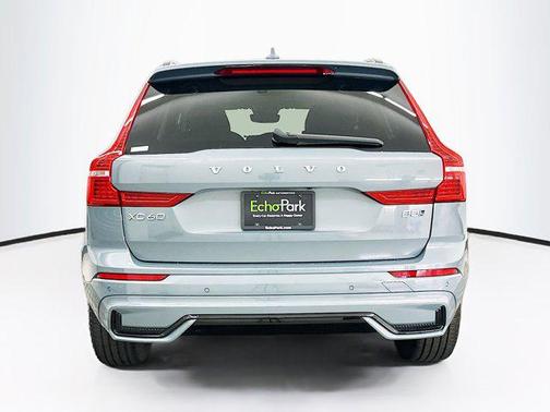 2024 Volvo XC60 B5 Plus Dark Theme