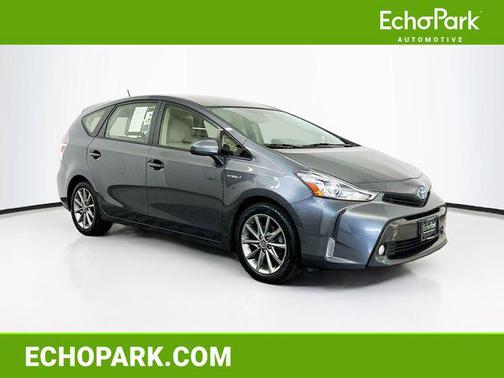 2017 Toyota Prius v Five