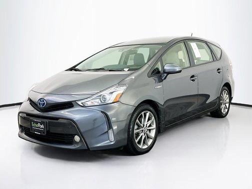 2017 Toyota Prius v Five