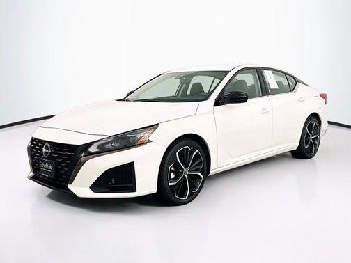 2023 Nissan Altima SR FWD